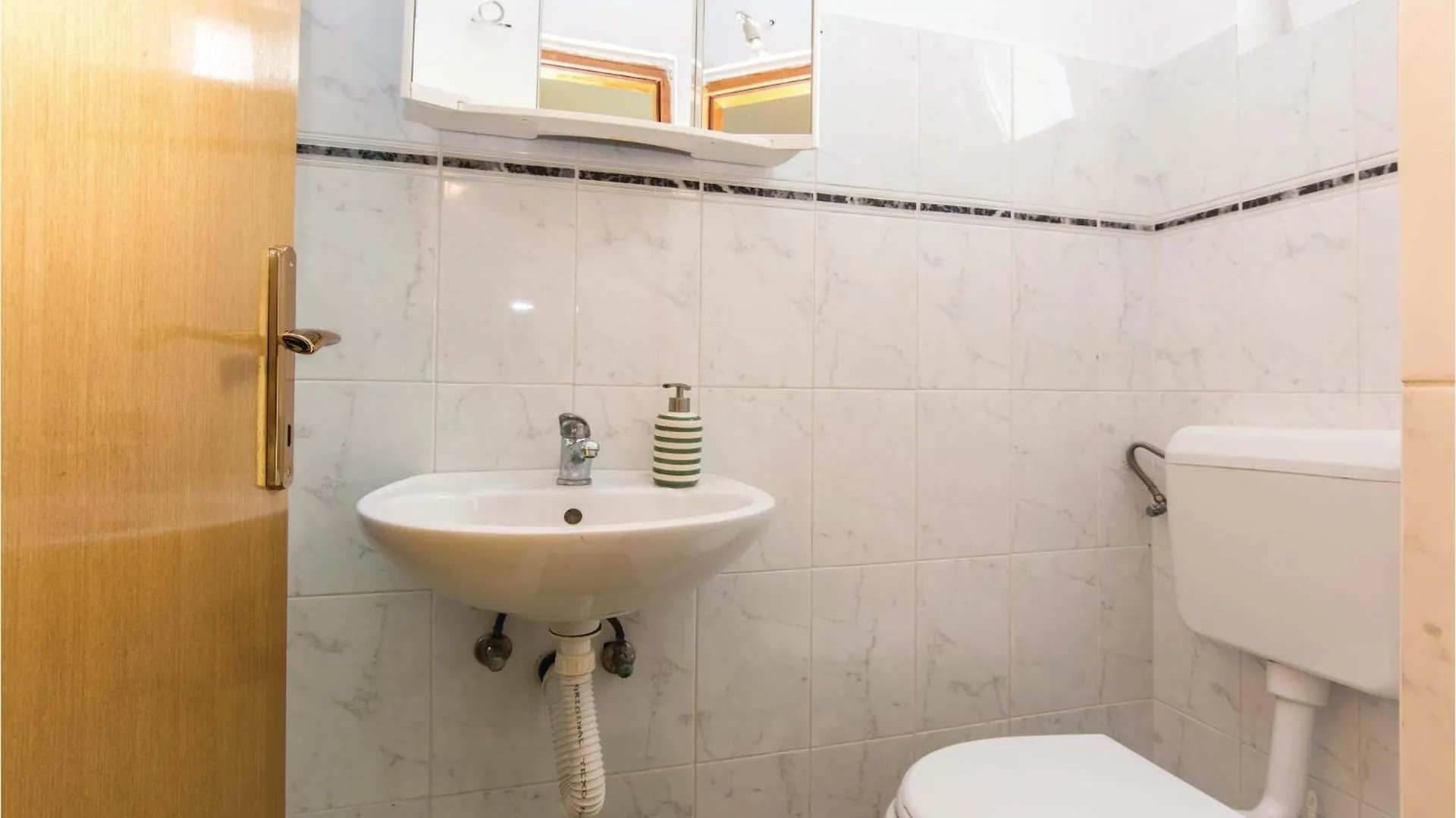 Beautiful Home In Pakostane With Jacuzzi 0*,  Croatia