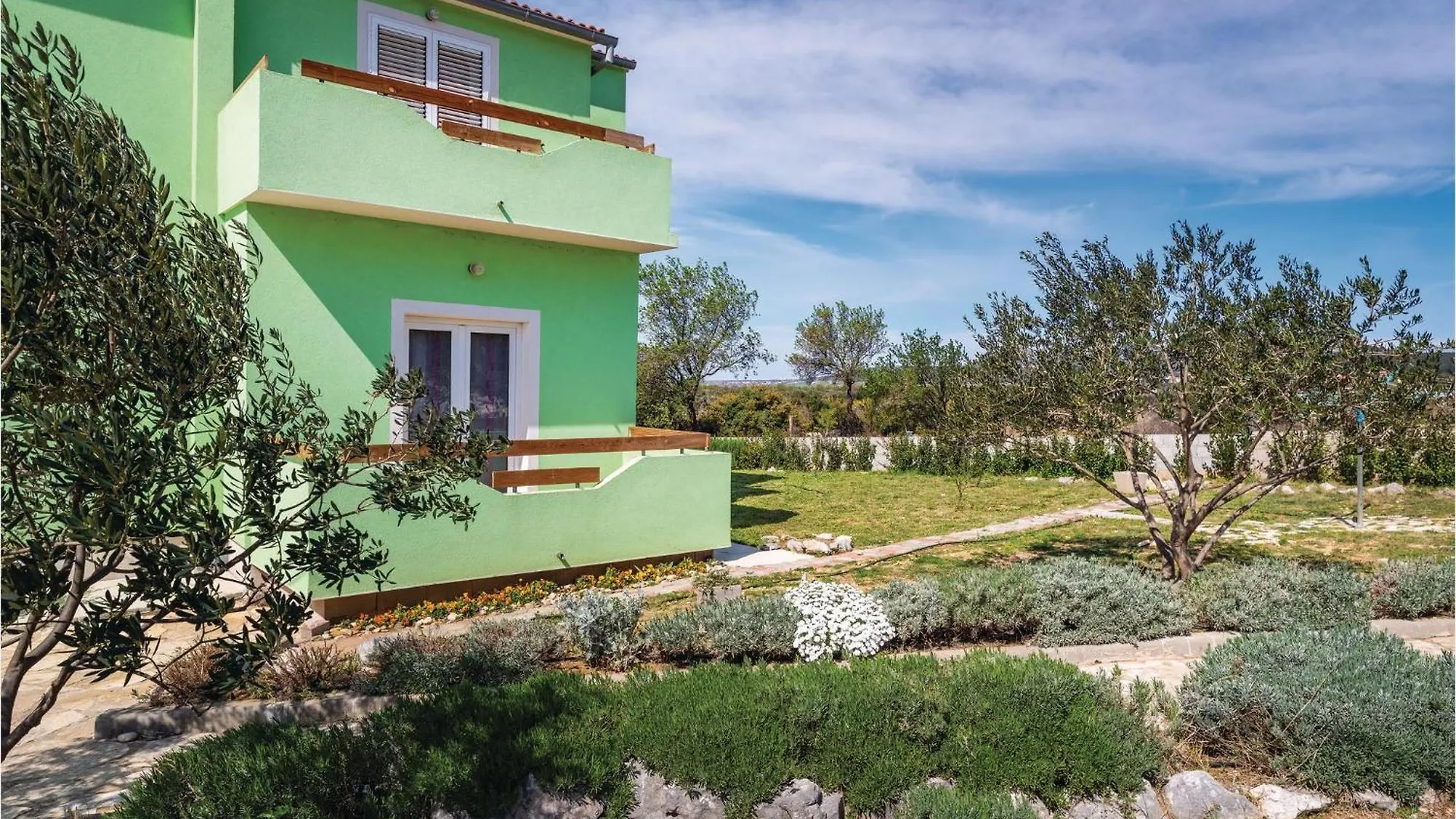 Beautiful Home In Pakostane With Jacuzzi
