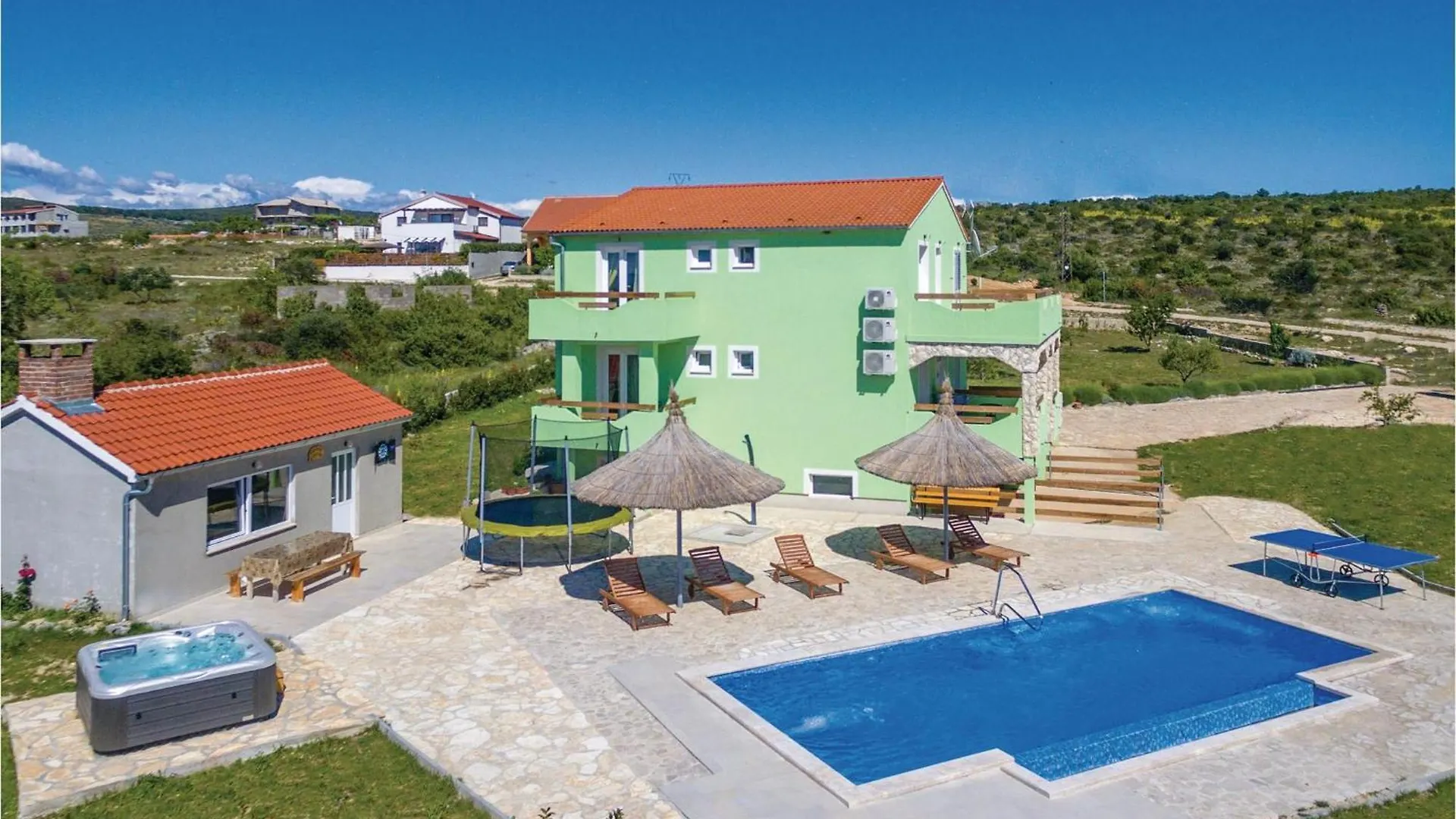 Beautiful Home In Pakostane With Jacuzzi Croatia