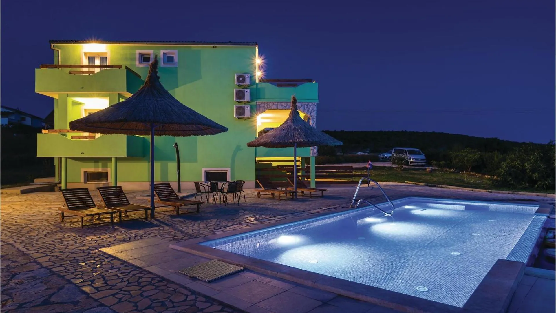 Beautiful Home In Pakostane With Jacuzzi Croatia