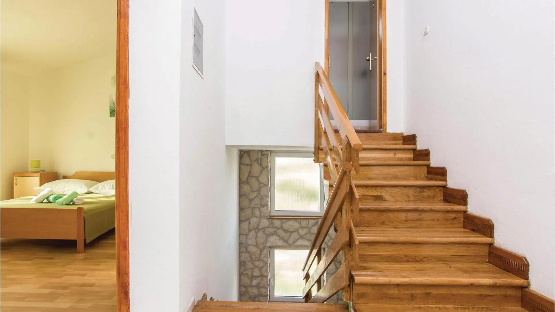 Beautiful Home In Pakostane With Jacuzzi