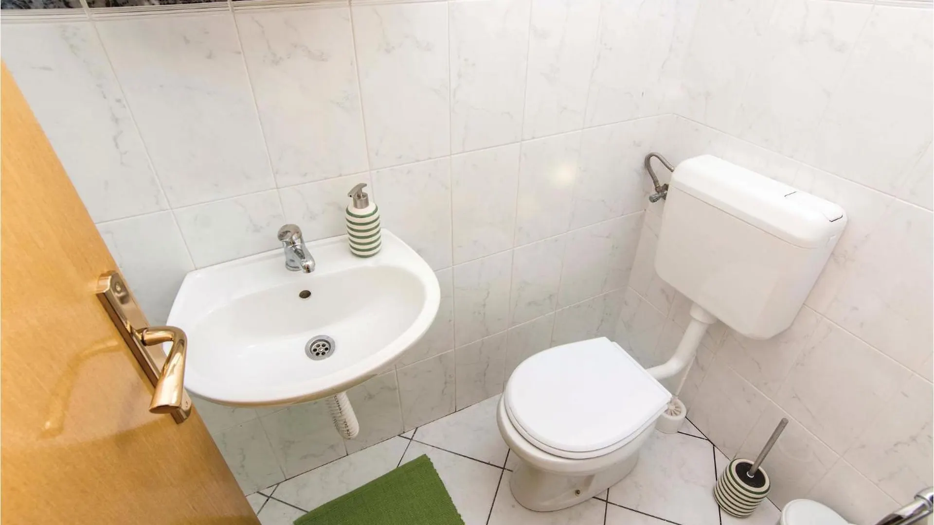 Holiday home Beautiful Home In Pakostane With Jacuzzi